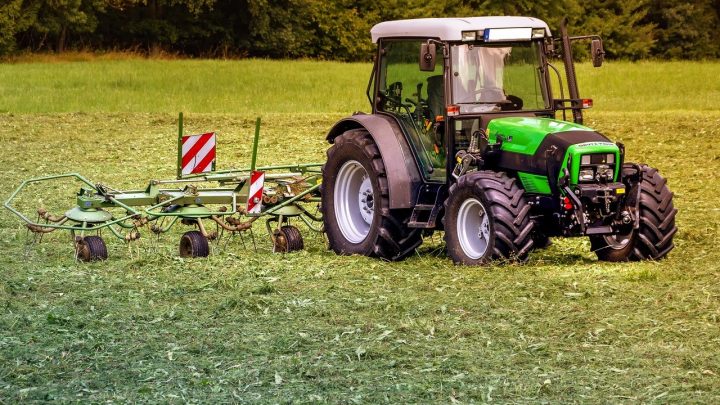 Czy opłaca się brać kredyt na maszyny rolnicze?