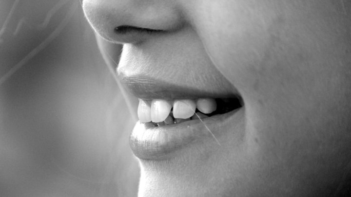 Czy ząb martwy zawsze kwalifikuje się do usunięcia?