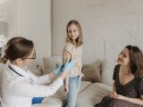 Jak znaleźć pediatrę realizującego wizyty domowe?