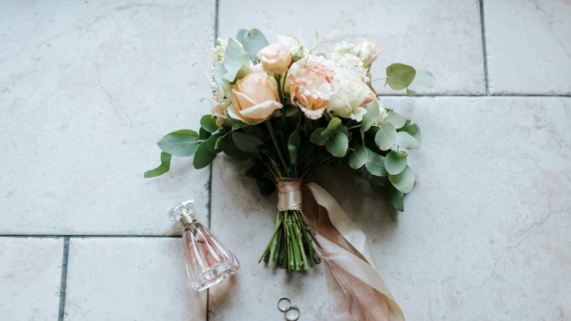 Jakie kwiaty warto wybrać do bukietu ślubnego?